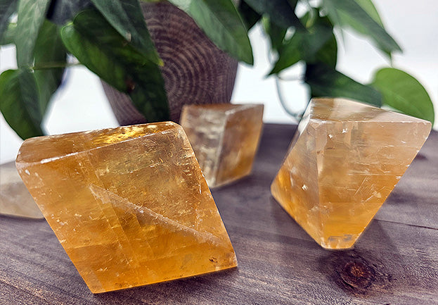 Optical Honey Calcite Free Form
